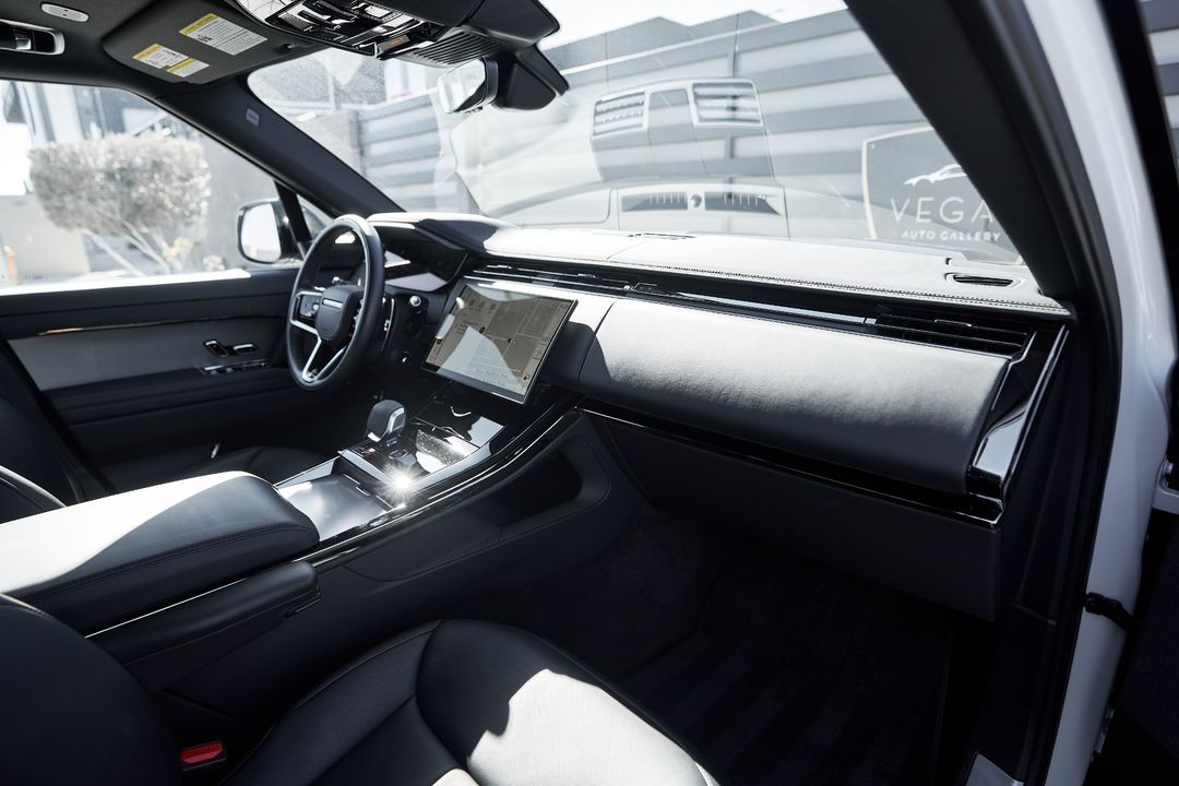 2025 Land Rover Range Rover Sport