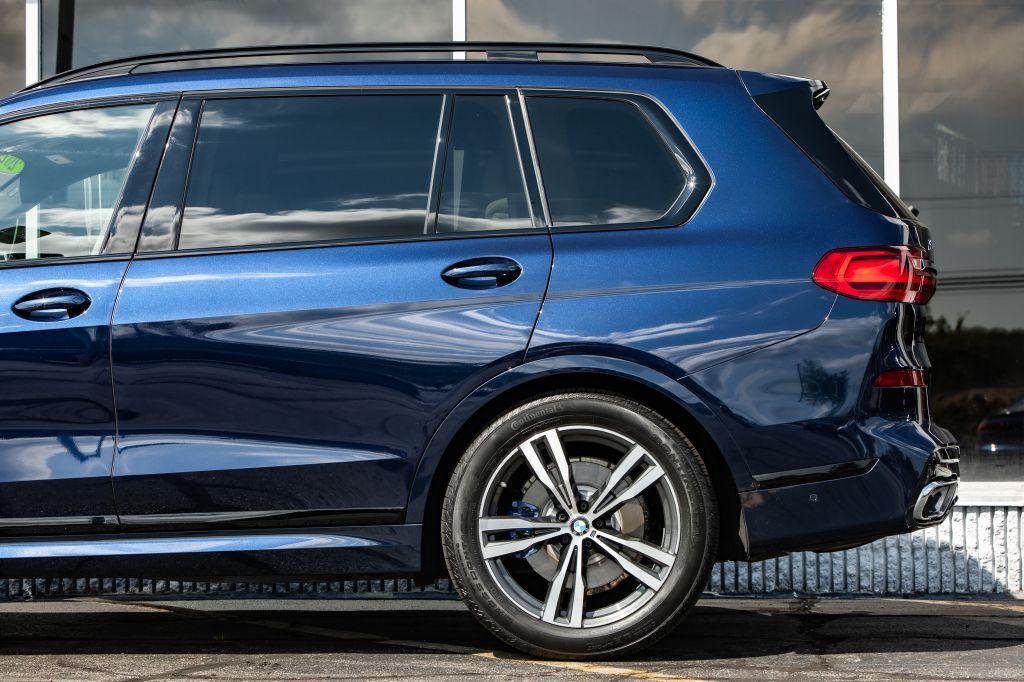 2022 BMW X7