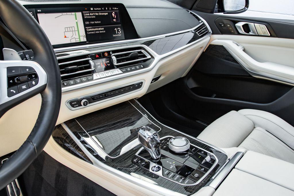 2022 BMW X7