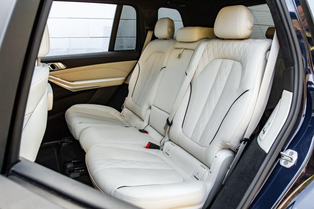 2022 BMW X7