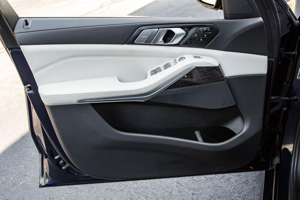2022 BMW X7