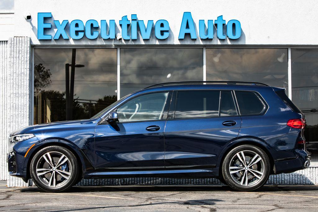 2022 BMW X7