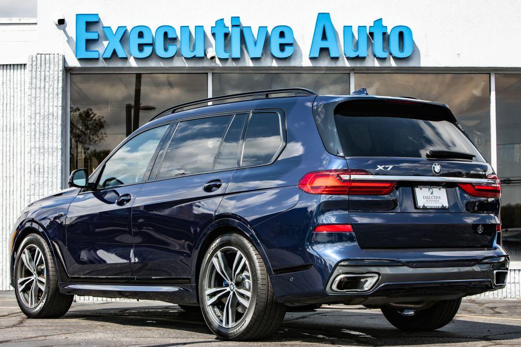 2022 BMW X7
