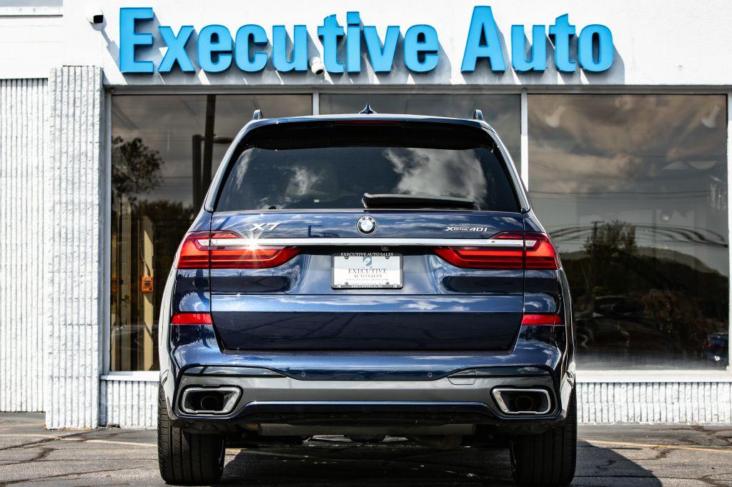 2022 BMW X7