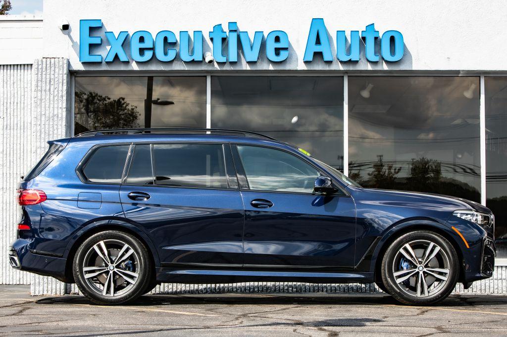 2022 BMW X7
