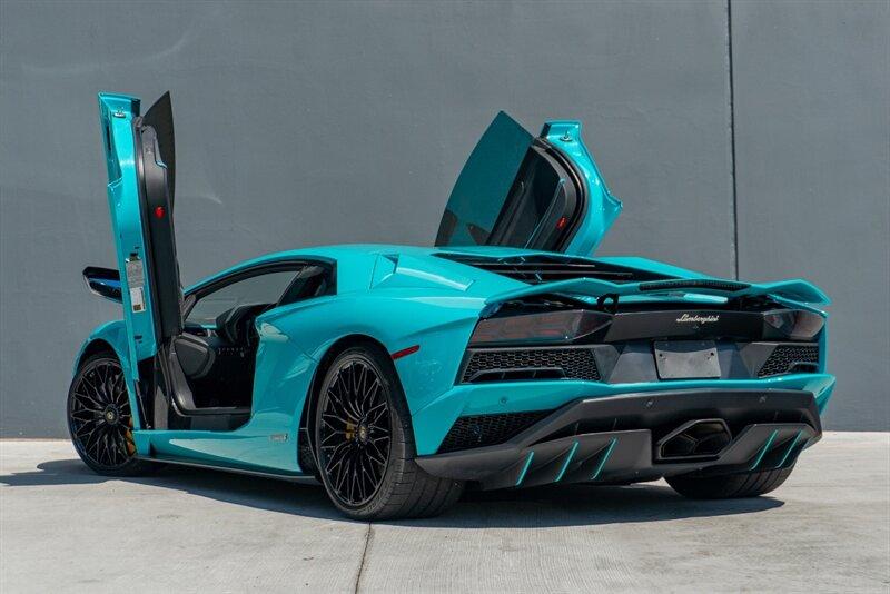 2018 Lamborghini Aventador