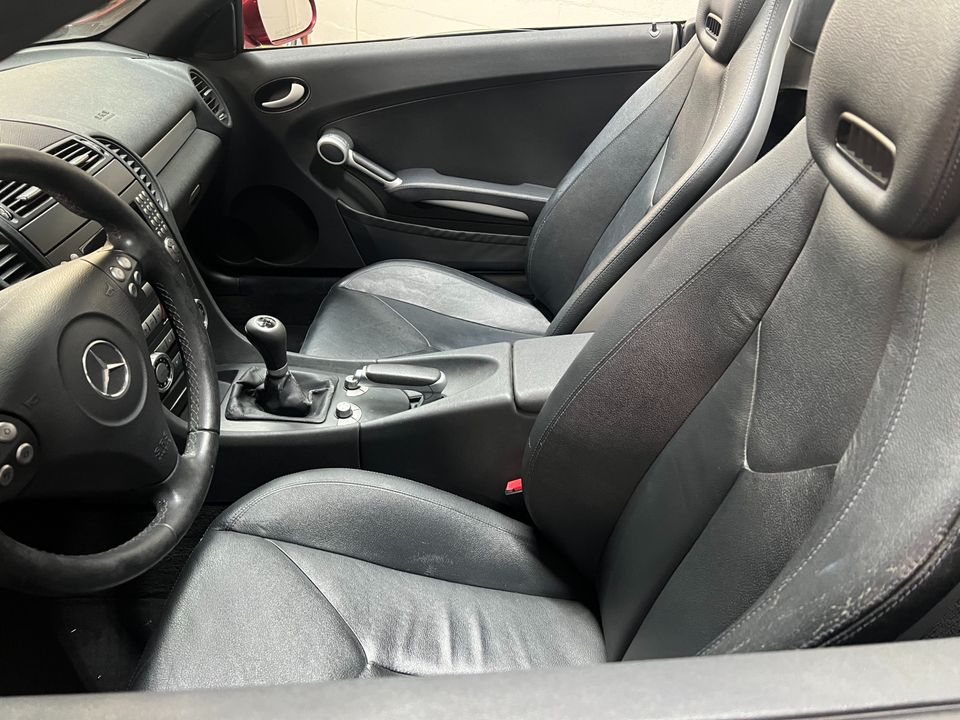 2005 Mercedes-Benz SLK