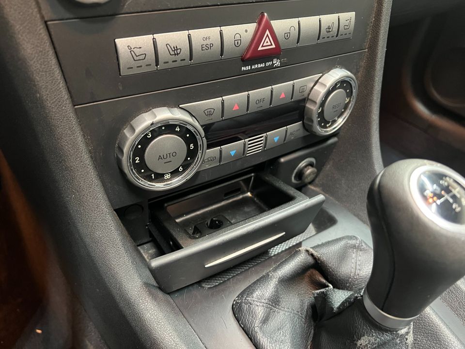 2005 Mercedes-Benz SLK